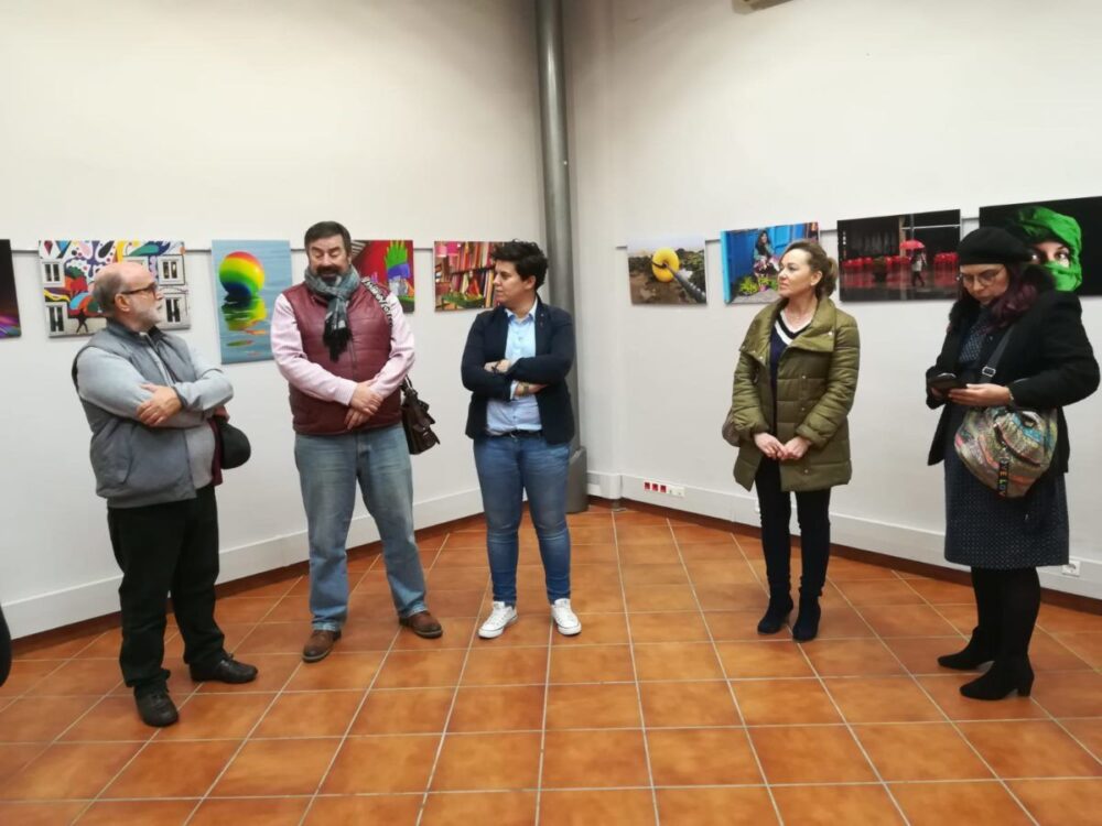 presentación de la exposición colores en Almensilla
